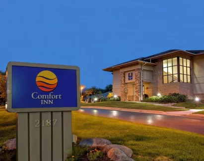 Okemos Comfort Inn 1